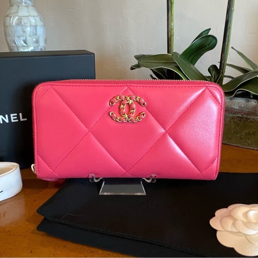 CHANEL 19 Long Zipped Wallet Pink Lambskin Zip Around